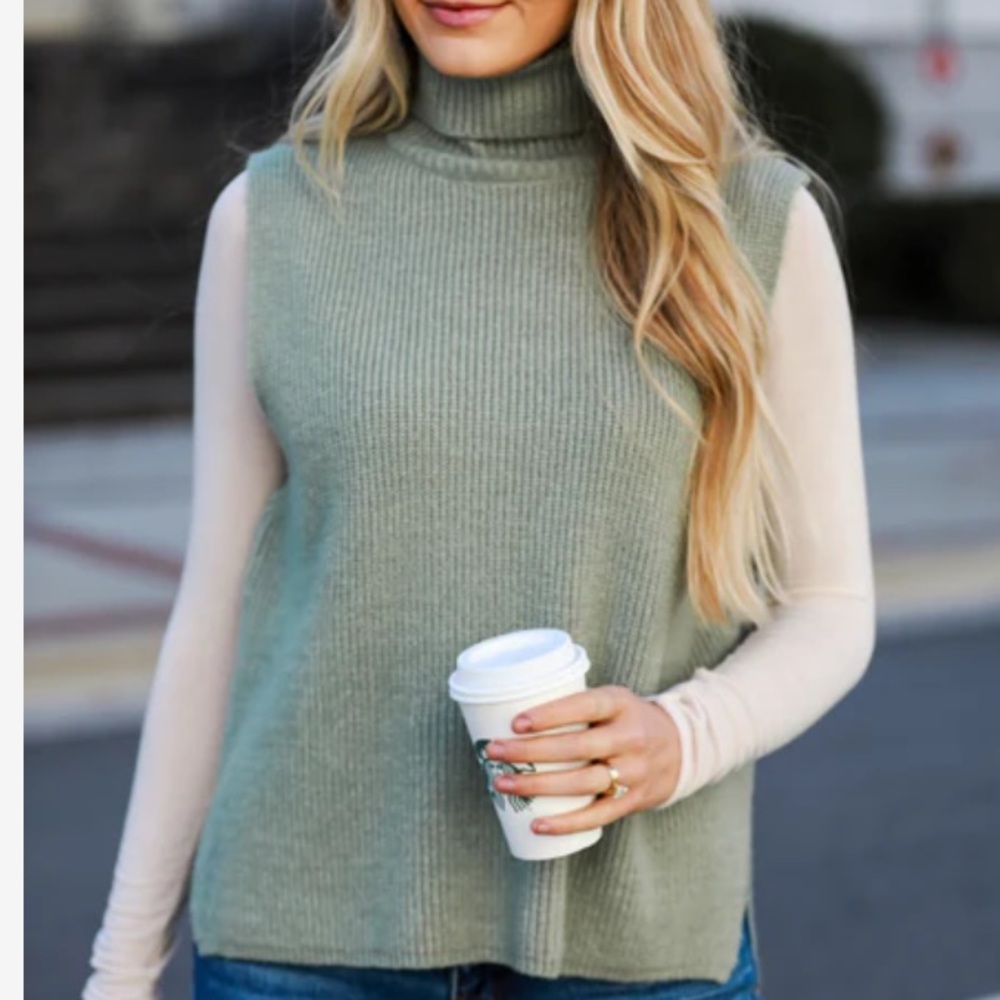 Double Zero Green Turtle Neck Sleeveless Sweater with Split Hem